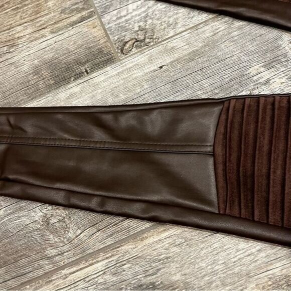 Vegan Leather & Suede Ribbed Legging - Picture 10 of 16